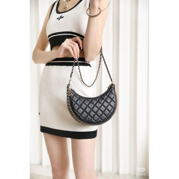 Chanel Women Pre-Loved Bag Very Good Condition - Picture 9 of 9